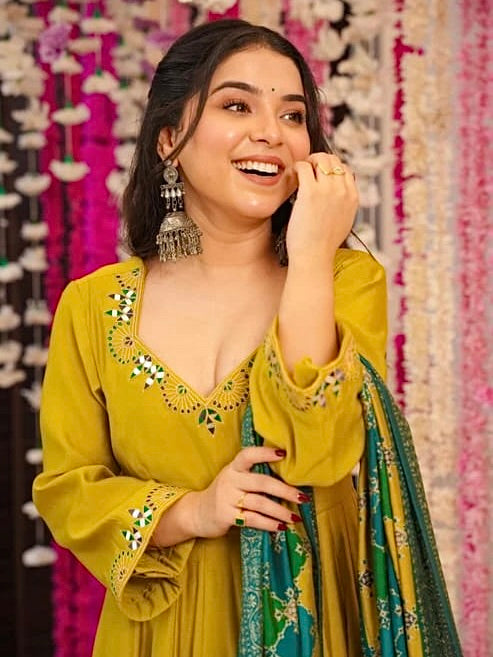 Chanderi Silk Kurta Set with Sequin Embroidery & Dupatta