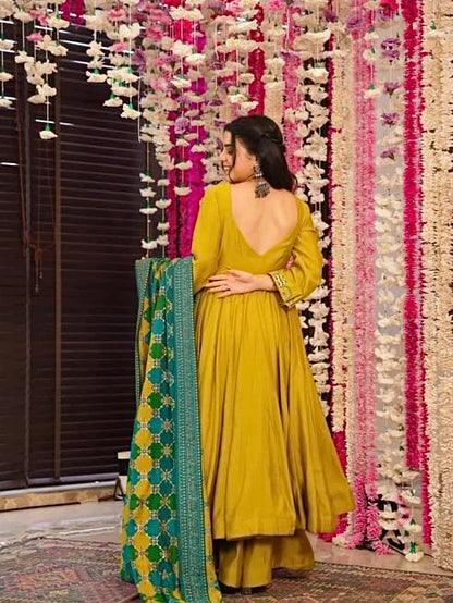 Chanderi Silk Kurta Set with Sequin Embroidery & Dupatta
